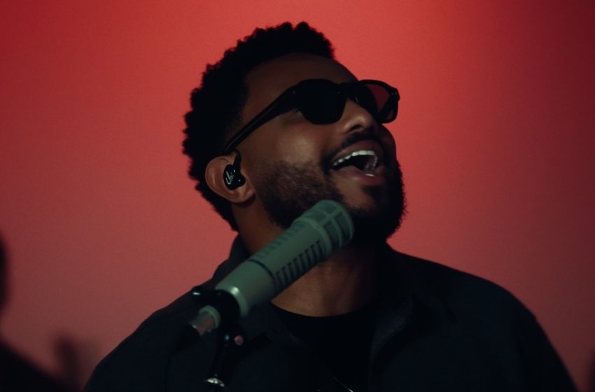  Eli Soares apresenta o single e clipe de “É Tudo Sobre Você”