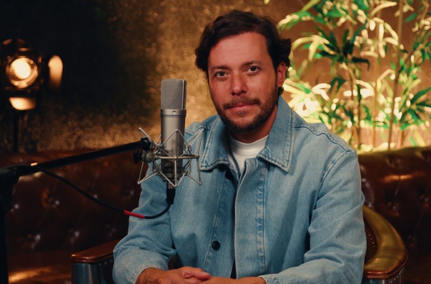  Após quatro anos de pausa, André Valadão lança o álbum “Versões Acústicas, Volume 3”